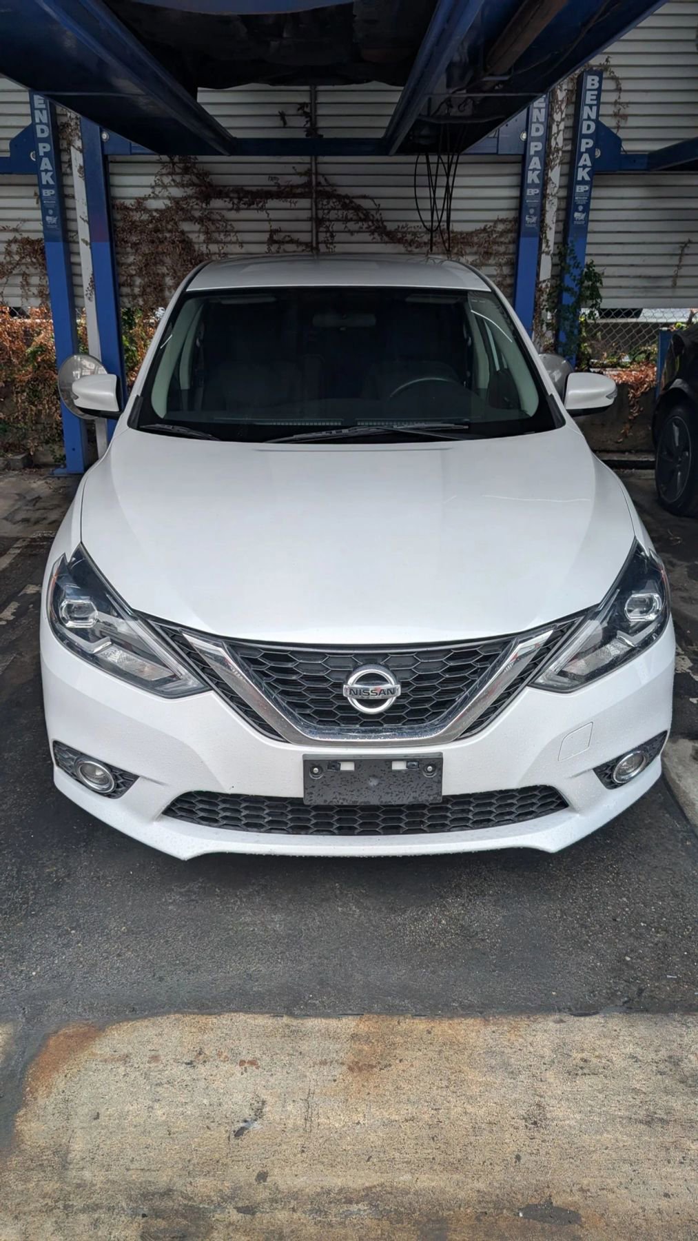 Used 2017 Nissan Sentra SR image 1