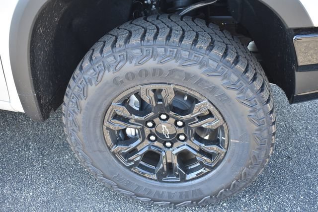 New 2026 Chevrolet Silverado 1500 ZR2 w/ Dark Appearance Package AWD/4WD image 12