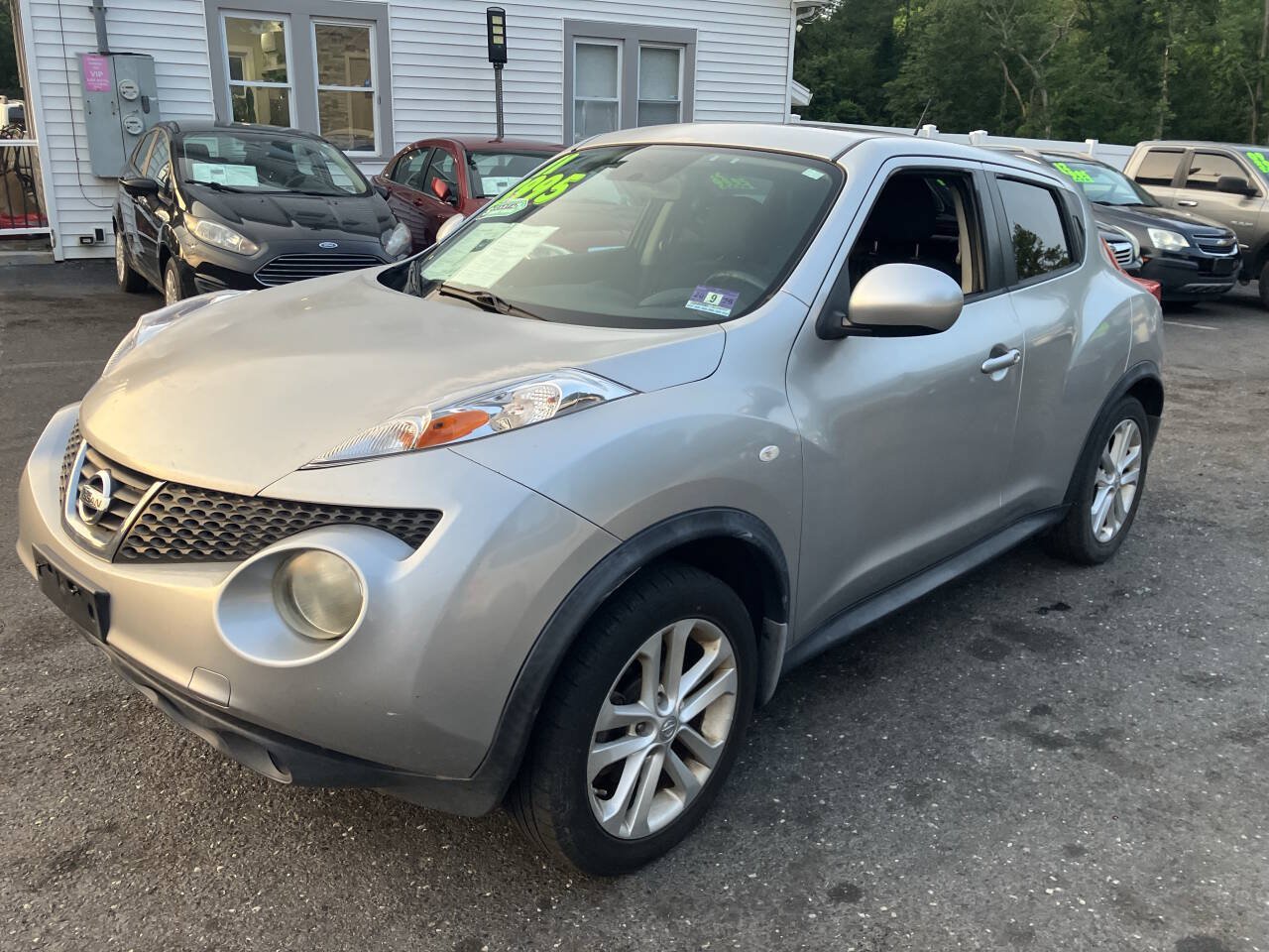 Used 2011 Nissan Juke SV AWD/4WD image 3