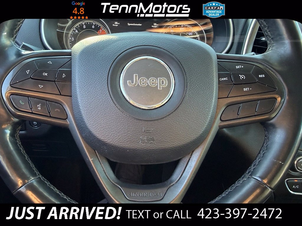 Used 2019 Jeep Cherokee Trailhawk AWD/4WD image 16