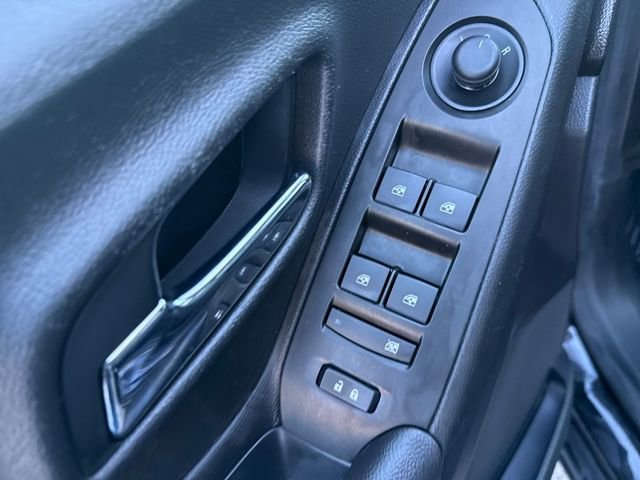 Used 2019 Chevrolet Trax LT w/ LT Convenience Package image 19