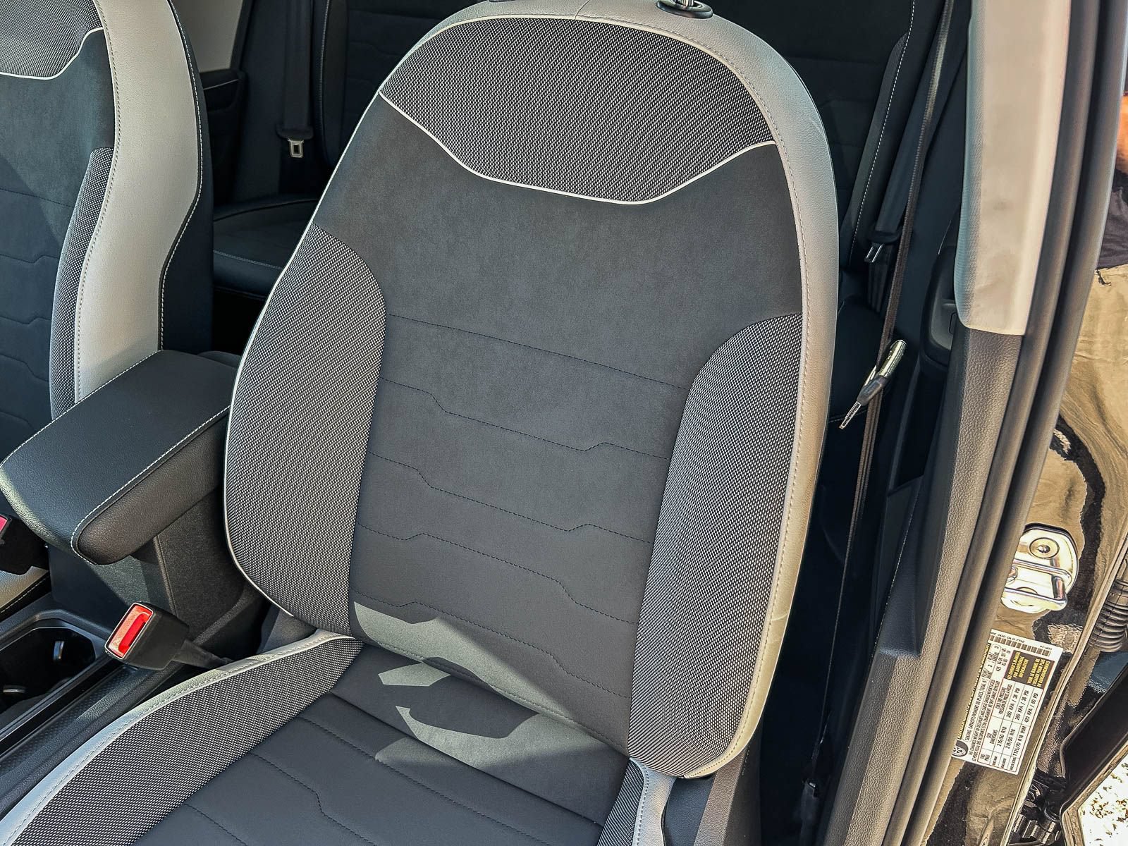 New 2026 Volkswagen Taos SE FWD image 26