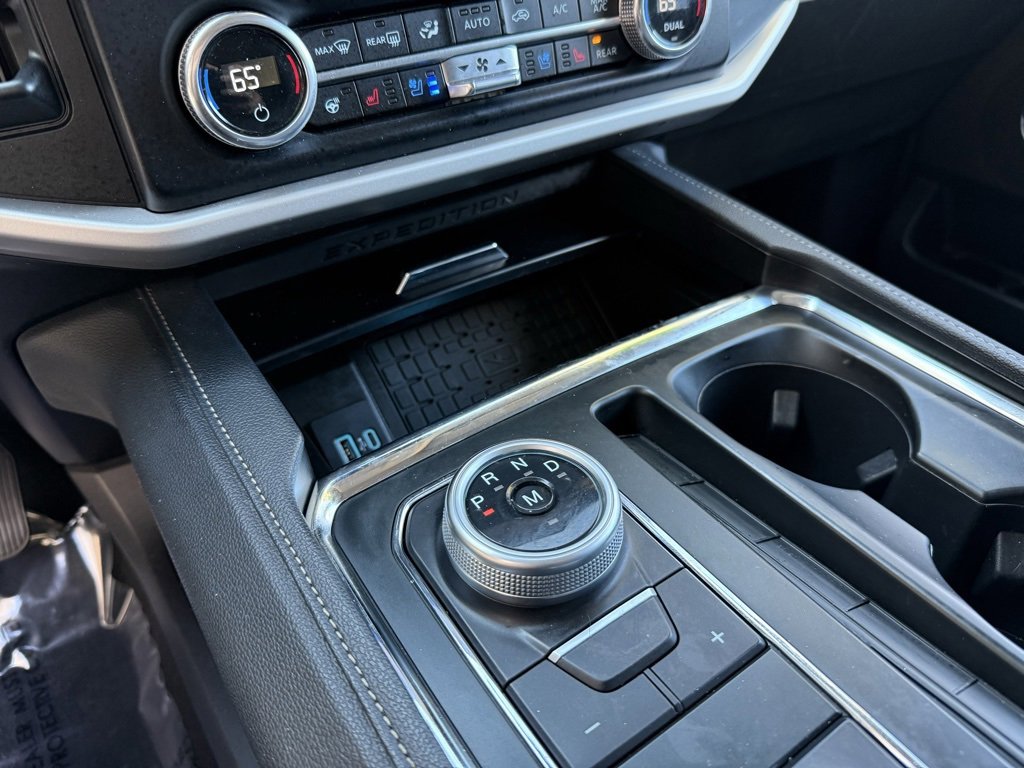 Used 2024 Ford Expedition Max XLT image 25