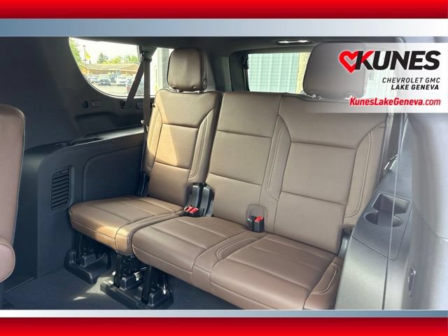 New 2026 Chevrolet Suburban High Country w/ Sun And Tow Package AWD/4WD image 17