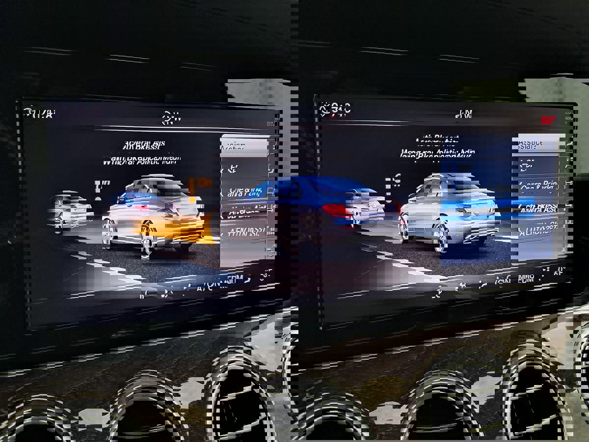 Used 2018 Mercedes-Benz E 400 4MATIC Sedan image 20