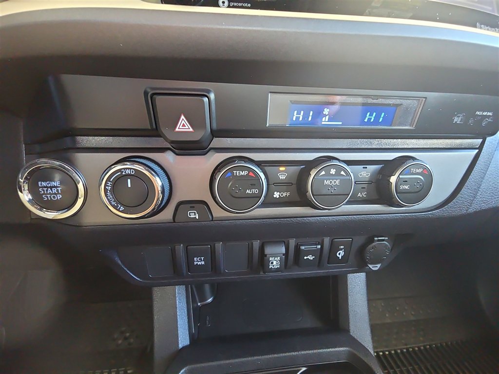 Used 2023 Toyota Tacoma TRD Off-Road AWD/4WD image 18