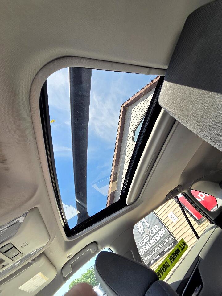 Used 2023 Toyota RAV4 XLE image 30