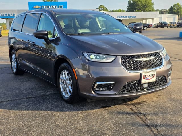 Used 2023 Chrysler Pacifica Touring-L FWD image 18