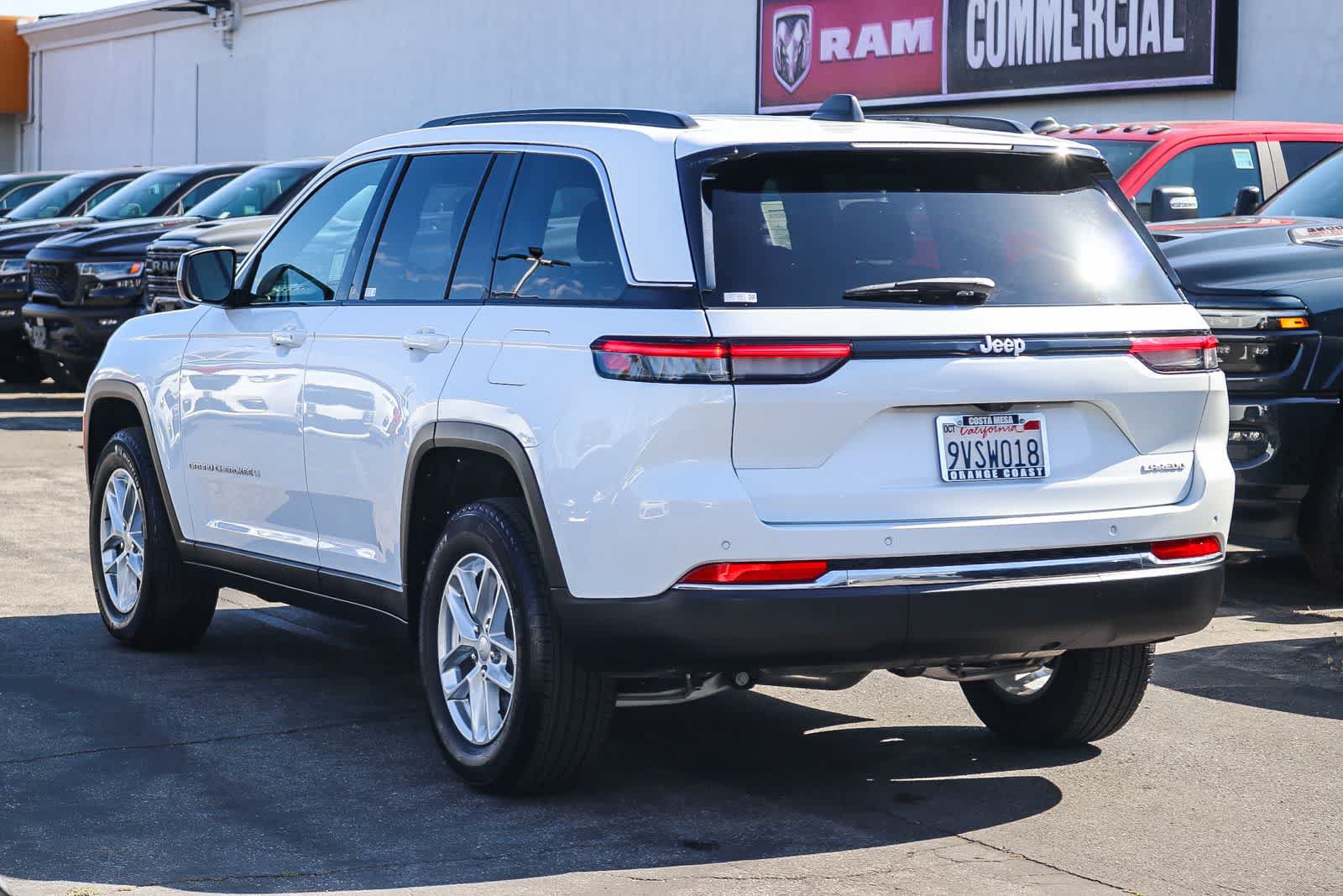 Used 2025 Jeep Grand Cherokee Laredo X RWD image 6