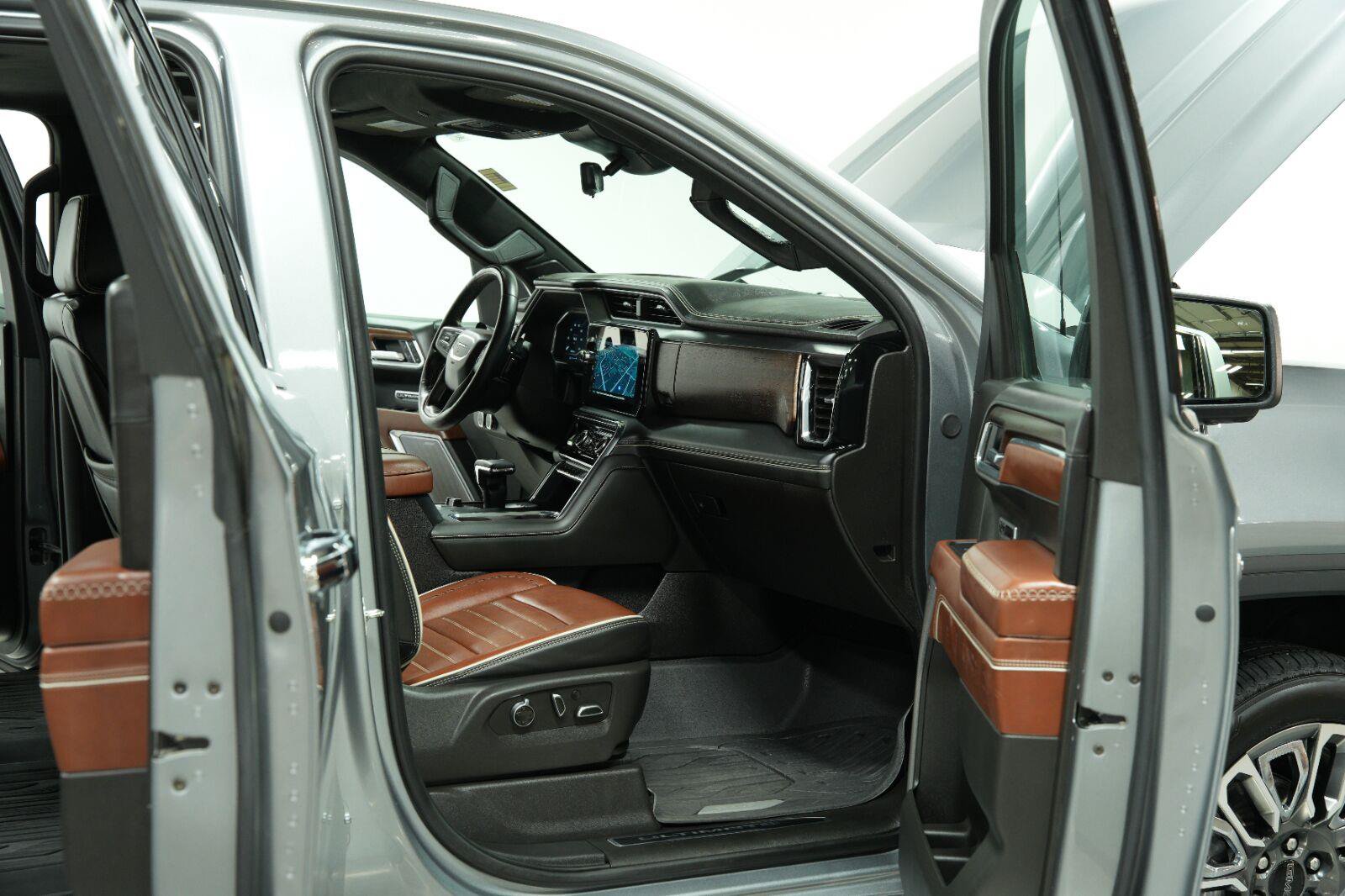 Certified 2025 GMC Sierra 1500 Denali Ultimate AWD/4WD image 14