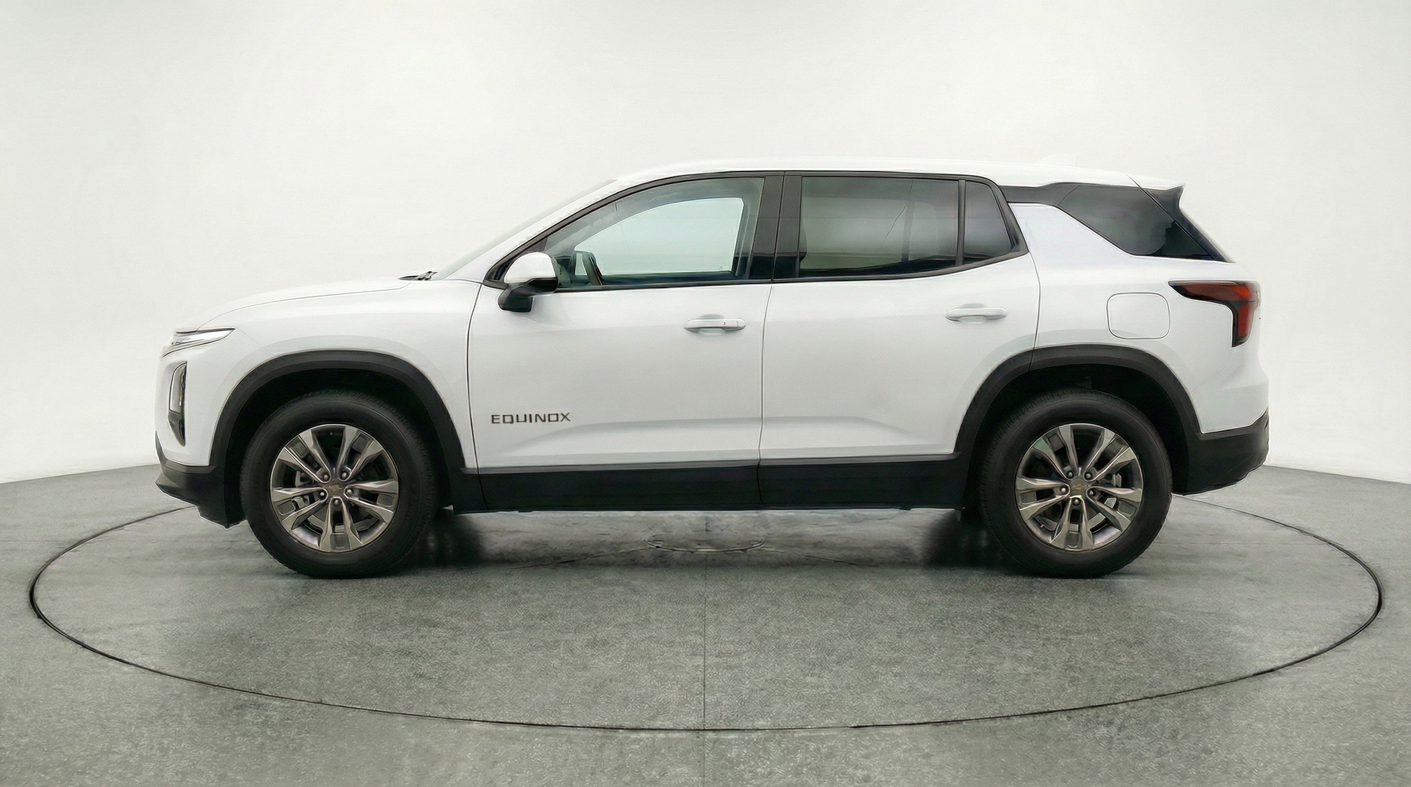 Used 2025 Chevrolet Equinox LT FWD image 5