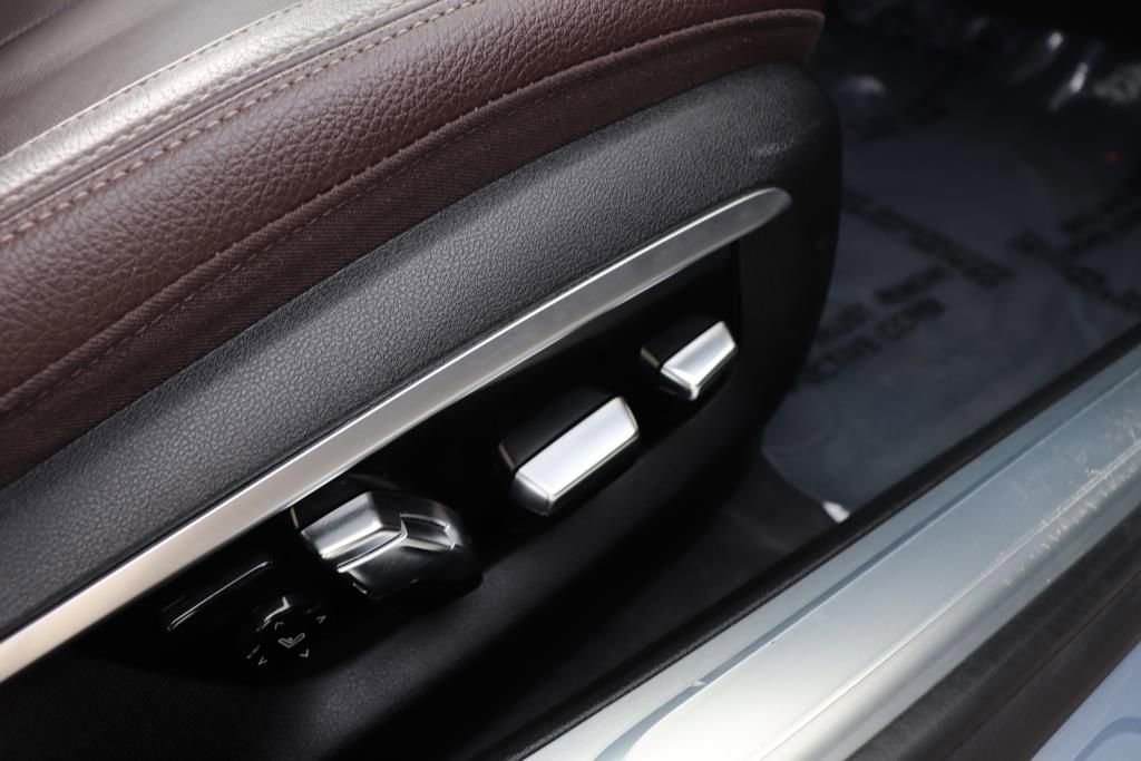 Used 2016 BMW 740i RWD image 31