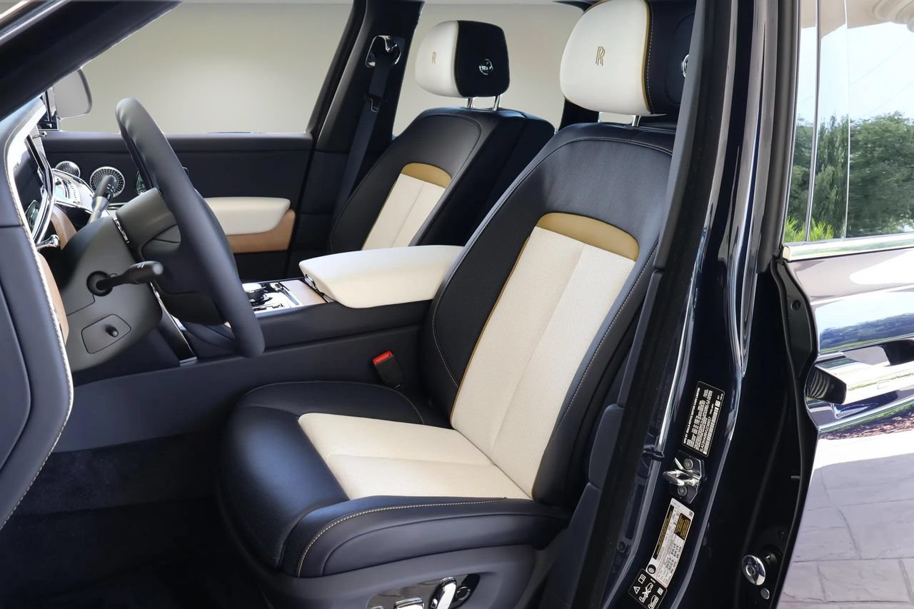 New 2026 Rolls-Royce Cullinan AWD/4WD image 12