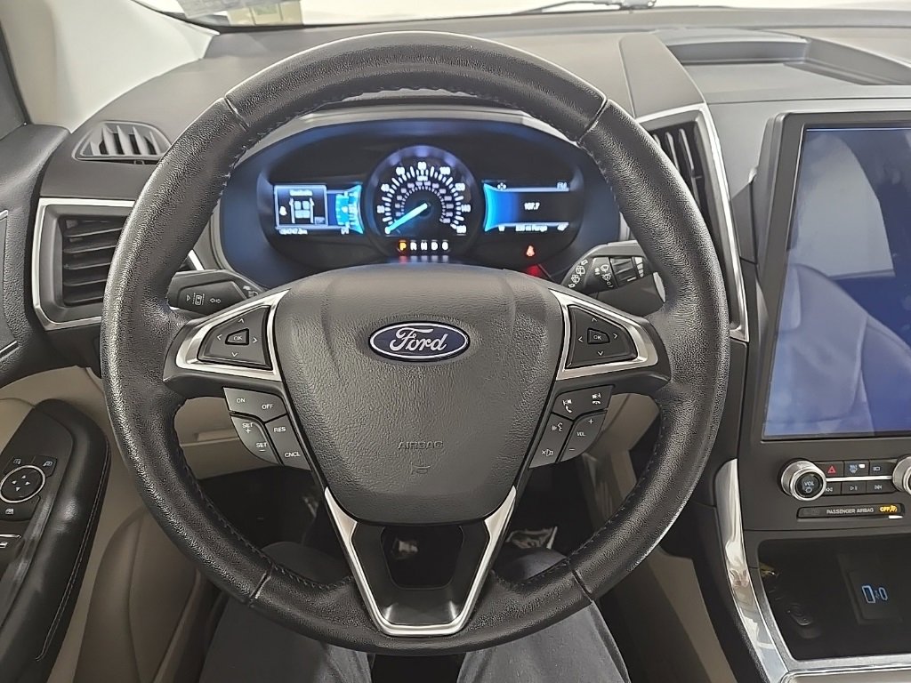 Used 2022 Ford Edge Titanium image 11