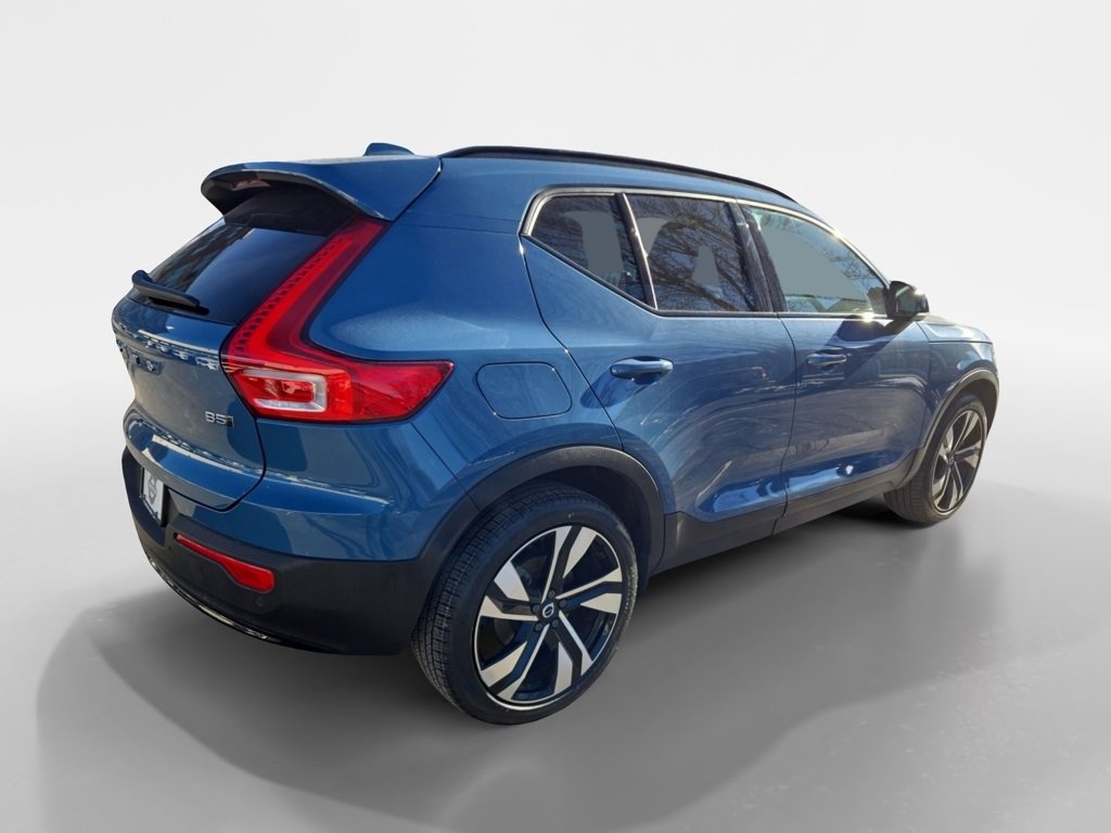 Certified 2023 Volvo XC40 B5 Plus w/ Driver Assist Package image 5
