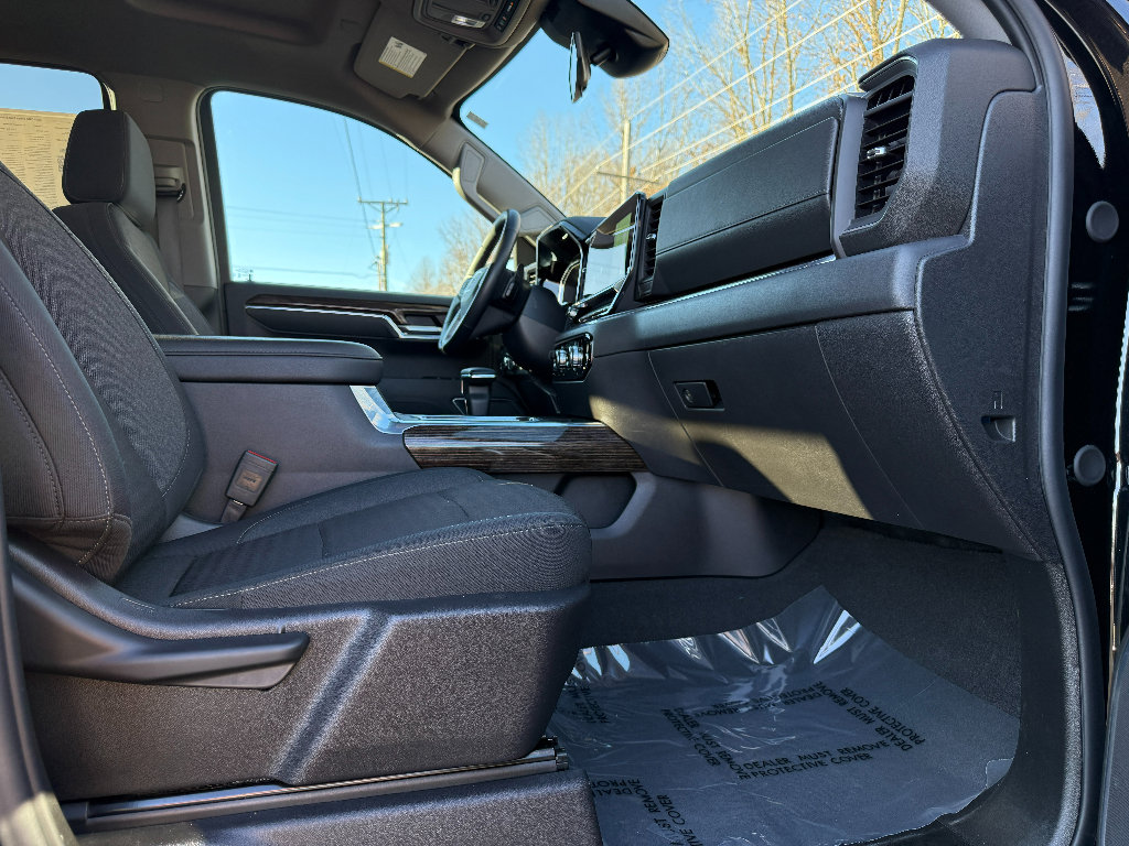 Used 2024 GMC Sierra 1500 Elevation image 27