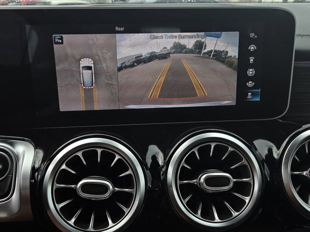 Used 2020 Mercedes-Benz GLB 250 image 13