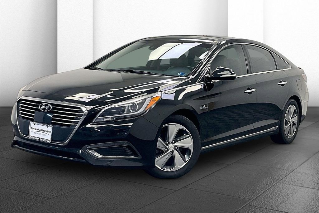Used 2016 Hyundai Sonata Limited w/ Option Group 02 FWD image 11