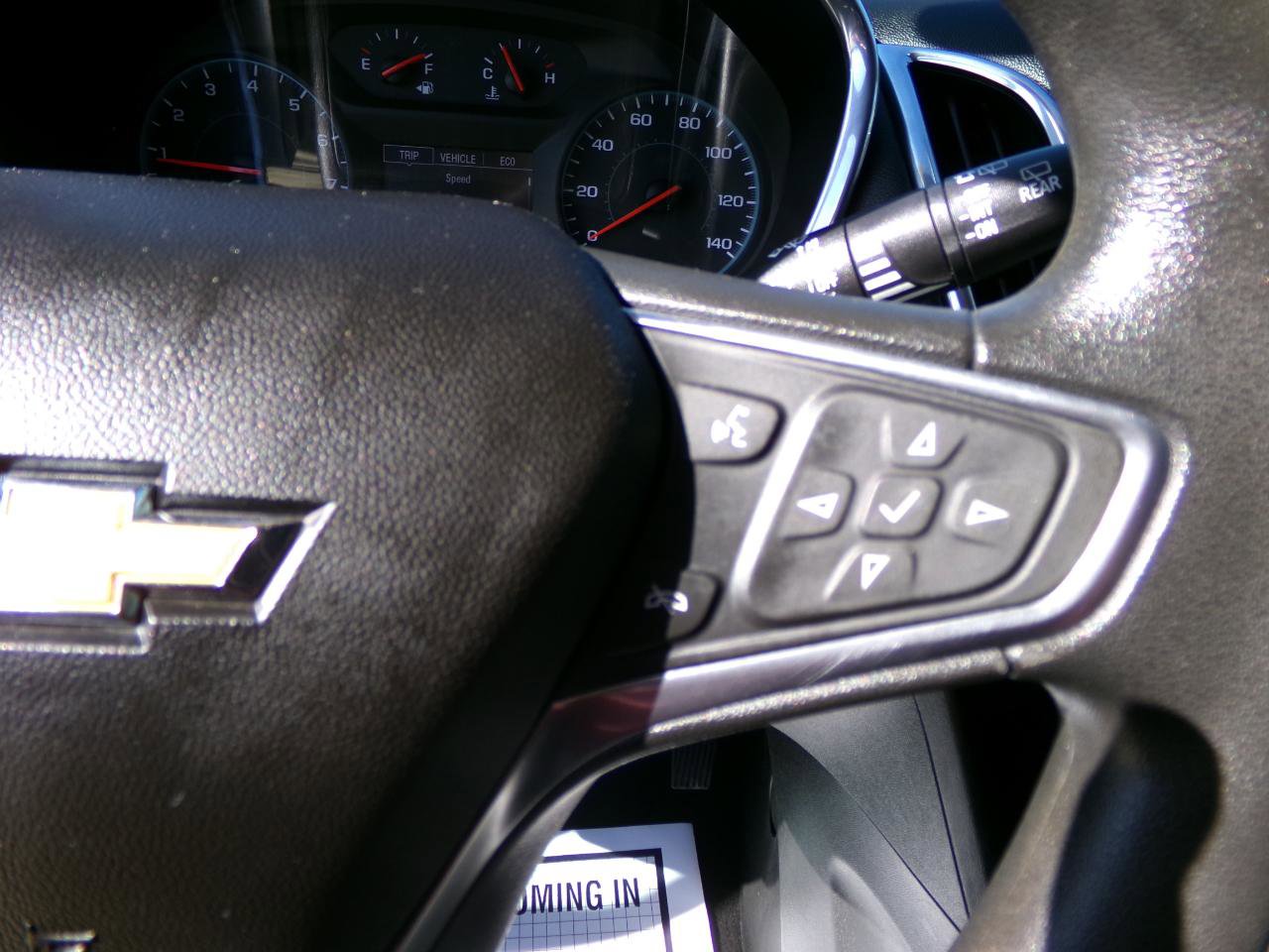 Used 2018 Chevrolet Equinox LT image 17