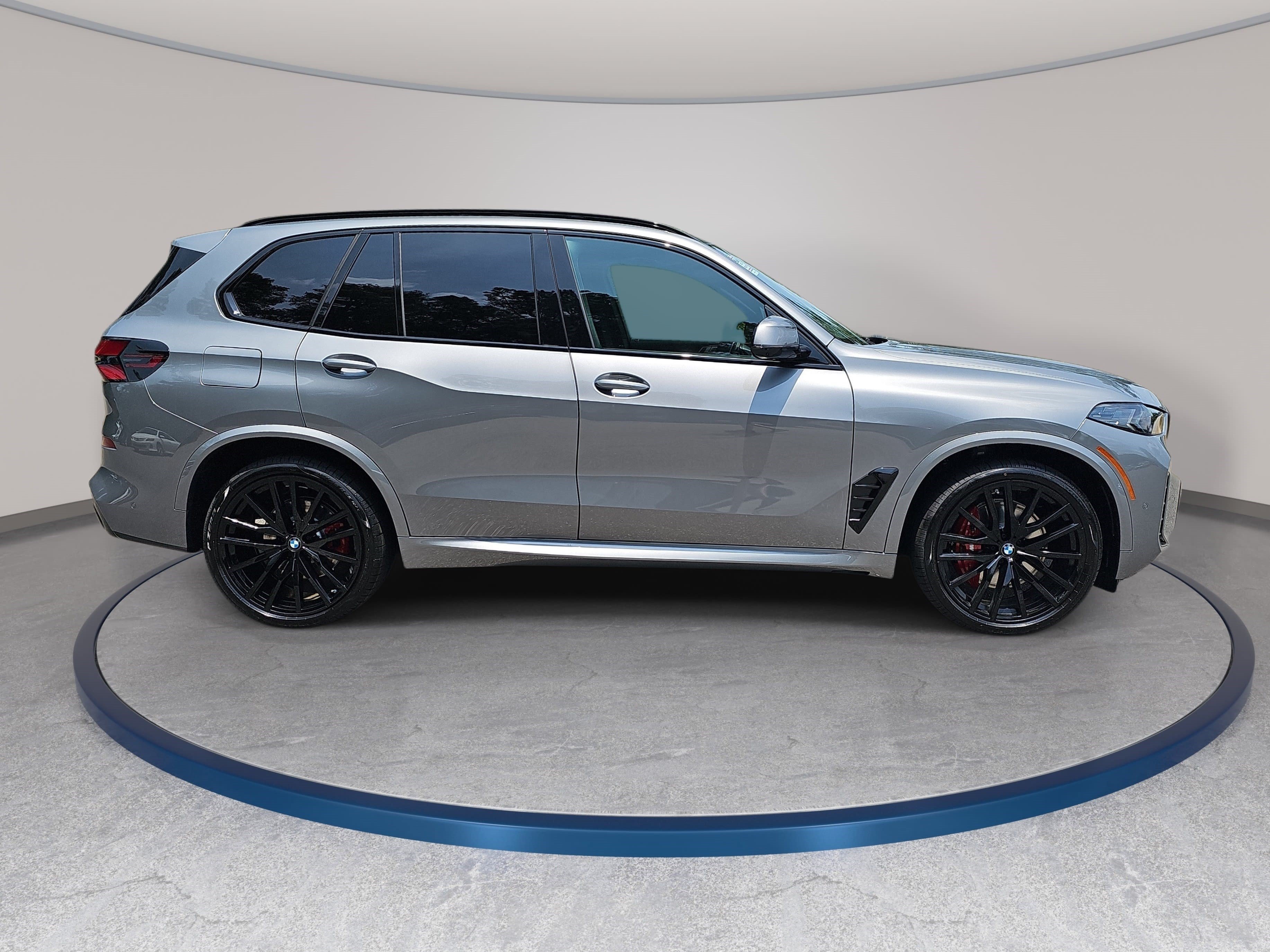 New 2026 BMW X5 xDrive40i w/ M Sport Package AWD/4WD image 4