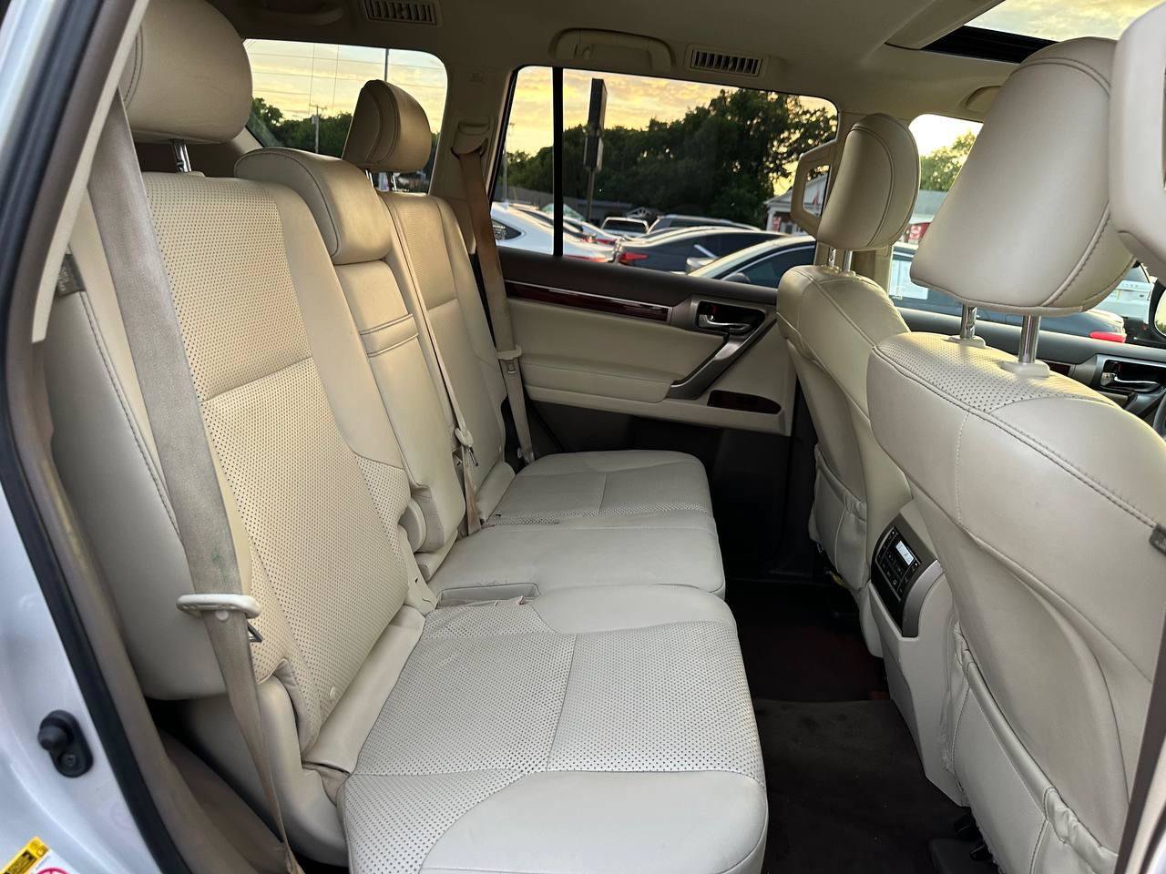 Used 2012 Lexus GX 460 w/ Comfort Plus Pkg AWD/4WD image 36
