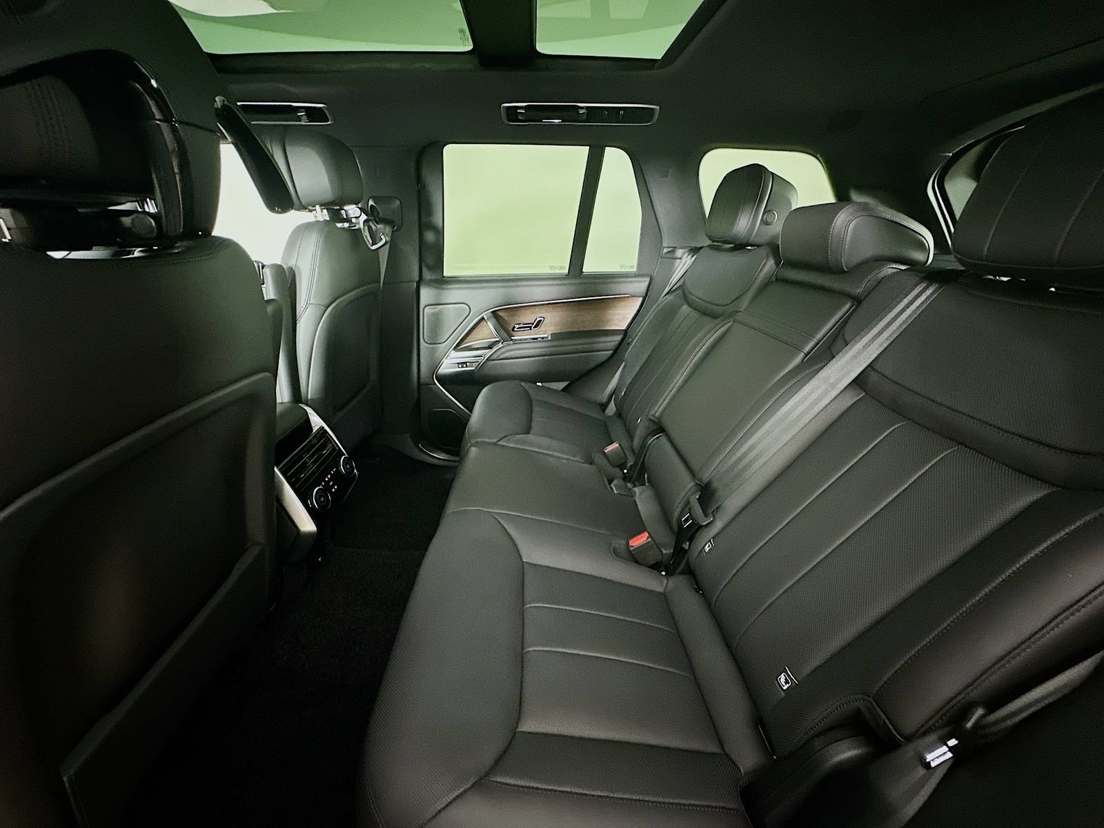 New 2026 Land Rover Range Rover SE AWD/4WD image 37