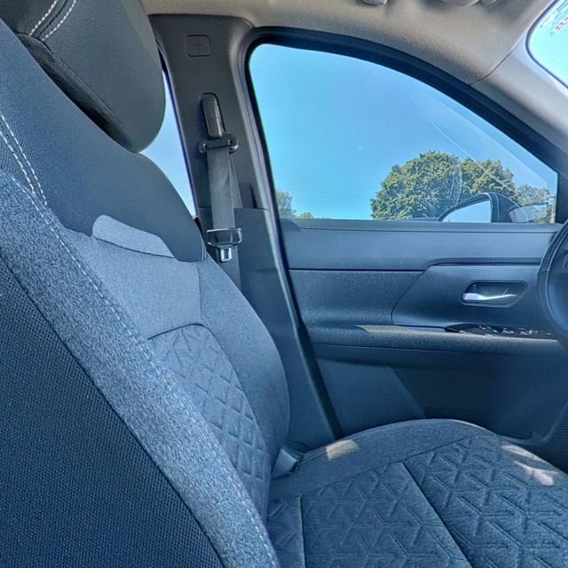 Used 2025 Nissan Kicks SV FWD image 26