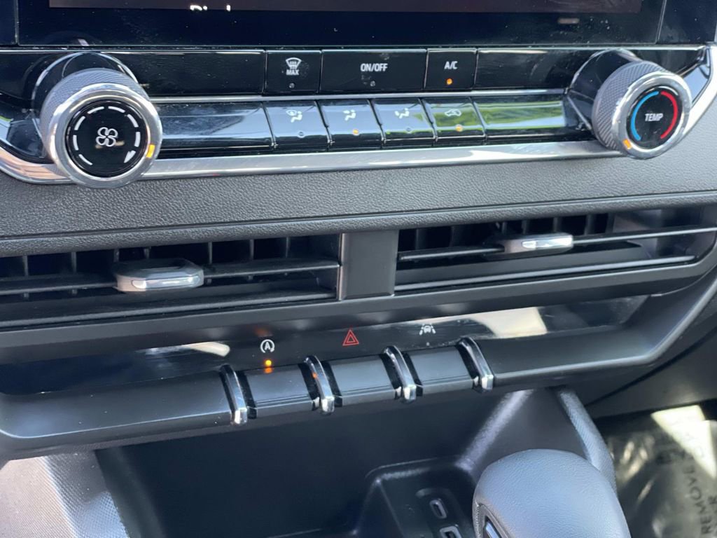 Used 2024 Chevrolet Colorado W/T image 15