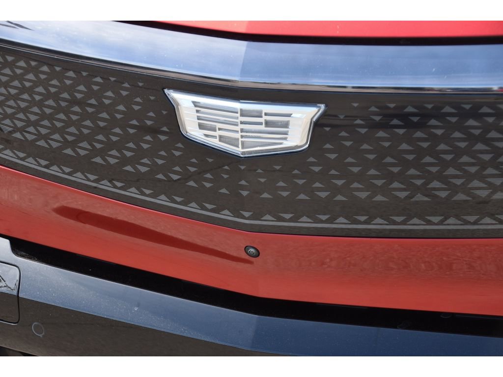 Used 2025 Cadillac Optiq Sport 2 w/ LPO, Floor Liner Package AWD/4WD image 10