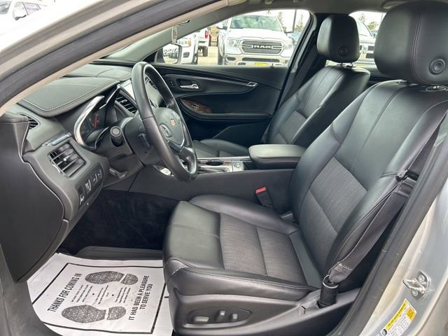 Used 2015 Chevrolet Impala LT w/ Convenience Package image 21