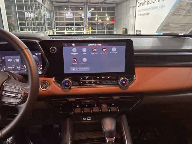 Used 2024 GMC Canyon AT4 w/ Technology Package image 21