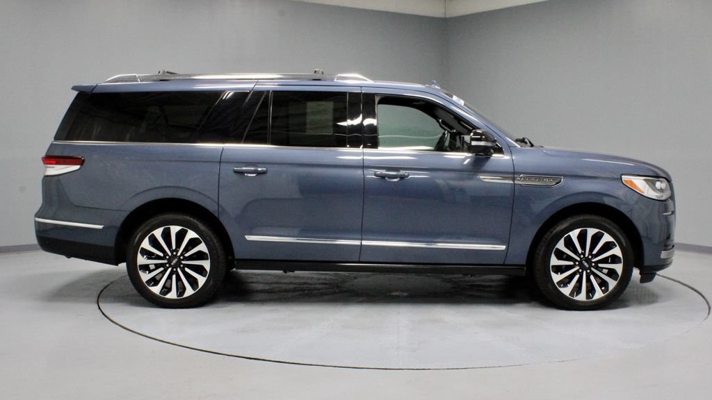 Used 2023 Lincoln Navigator L Reserve AWD/4WD image 14