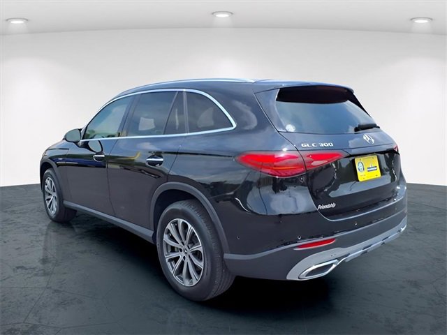 Used 2024 Mercedes-Benz GLC 300 image 4