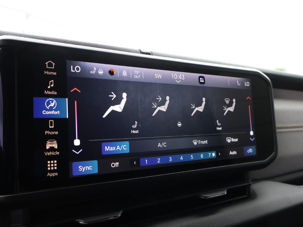 Used 2024 Jeep Wrangler Unlimited AWD/4WD image 32