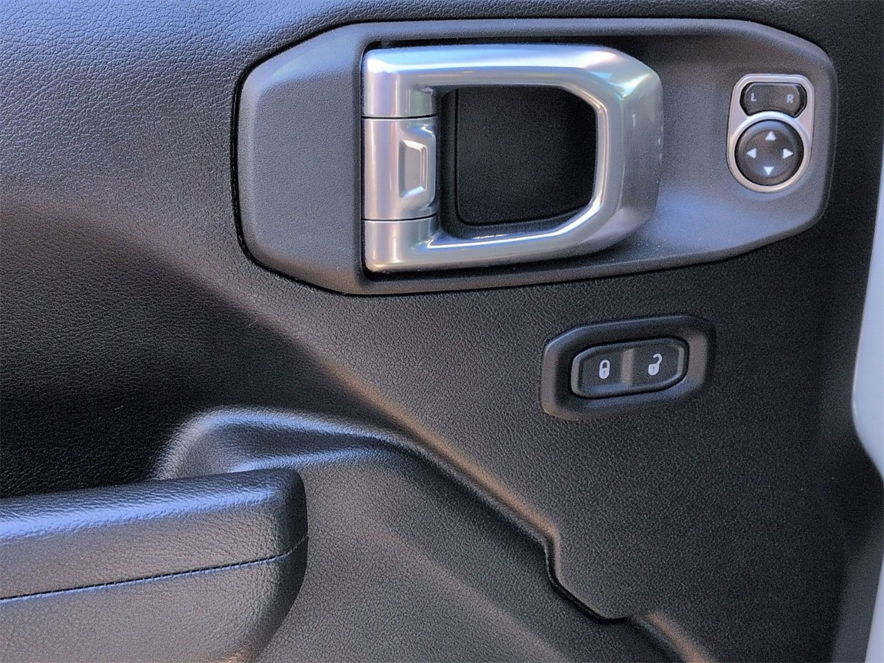 Used 2024 Jeep Wrangler Unlimited Sport image 8