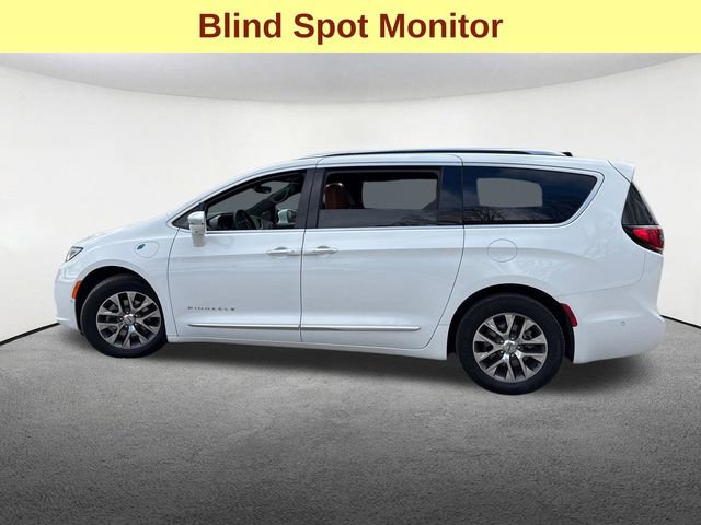 Used 2024 Chrysler Pacifica Pinnacle FWD image 6