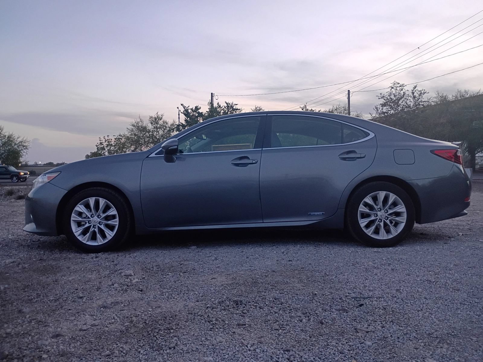 Used 2015 Lexus ES 300h w/ Navigation System Package FWD image 2