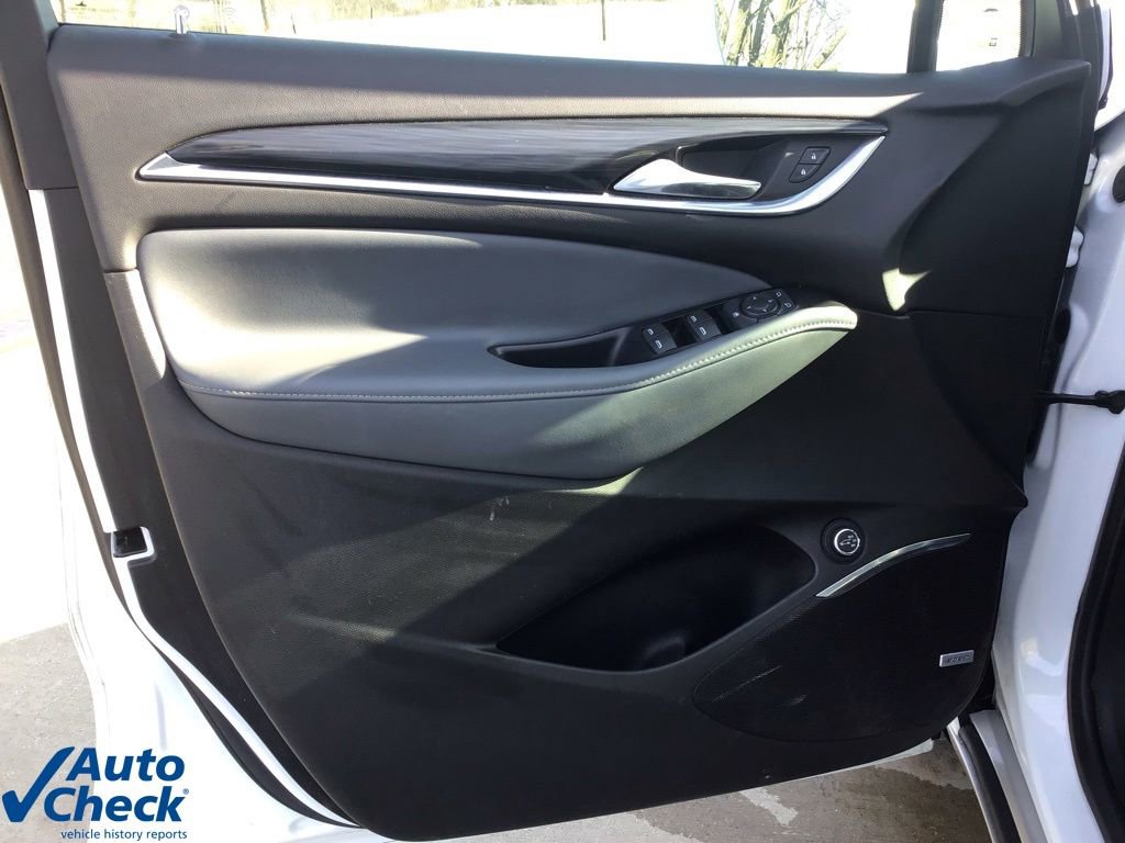 Used 2020 Buick Enclave Essence w/ Sound and Sites Package image 27