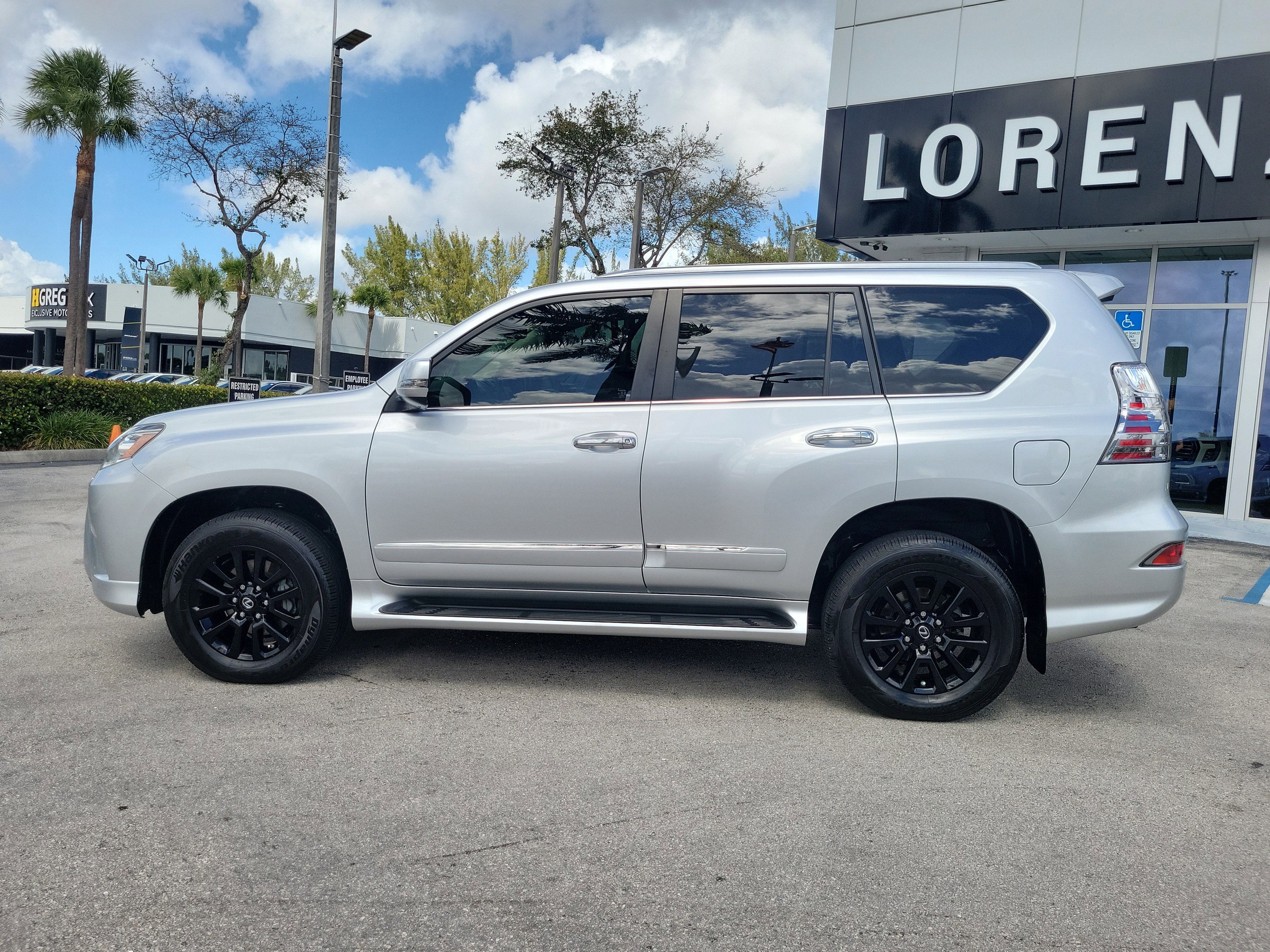 Used 2019 Lexus GX 460 Premium w/ Premium Package image 8