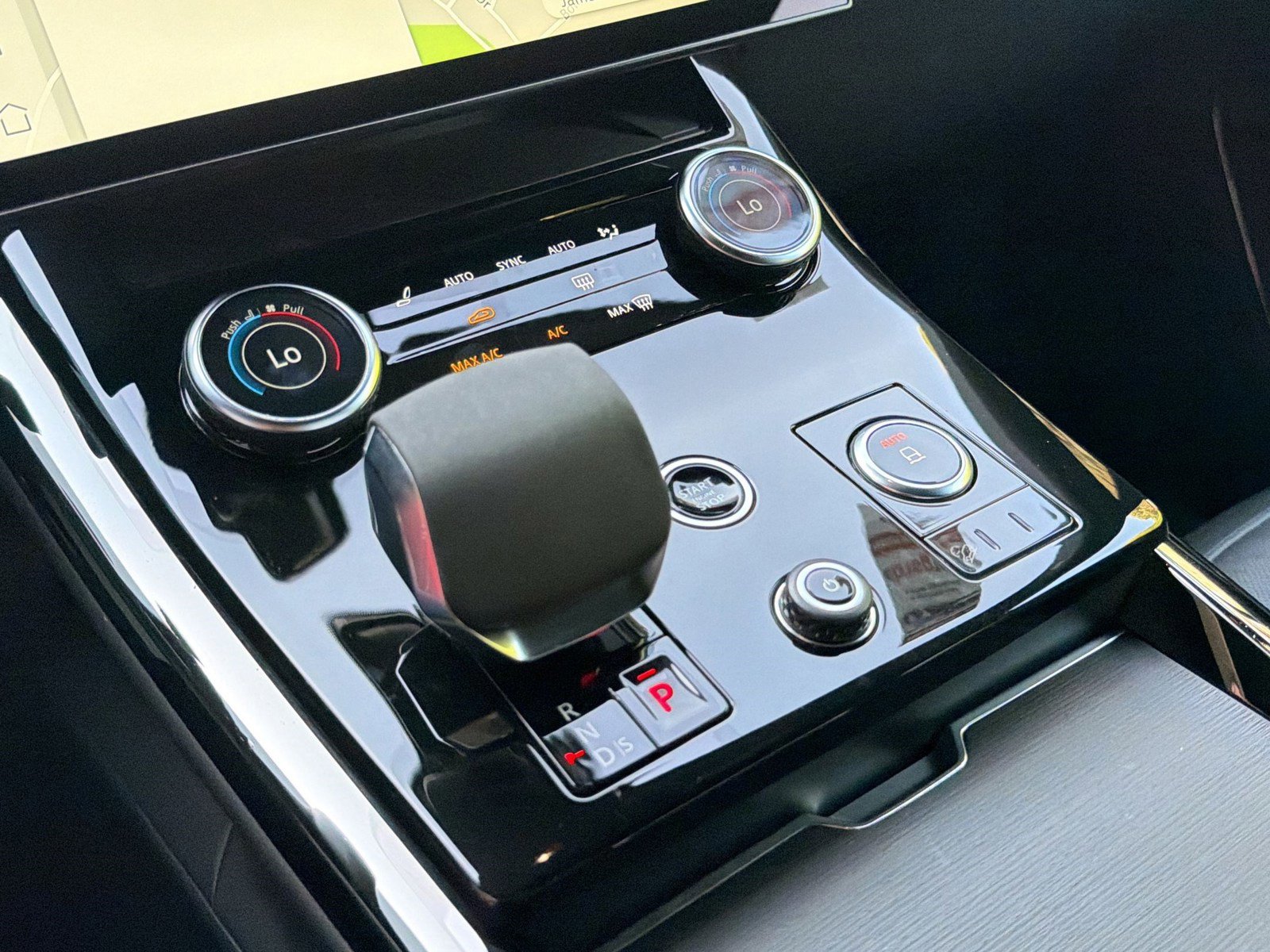 Used 2023 Land Rover Range Rover Sport SE image 19