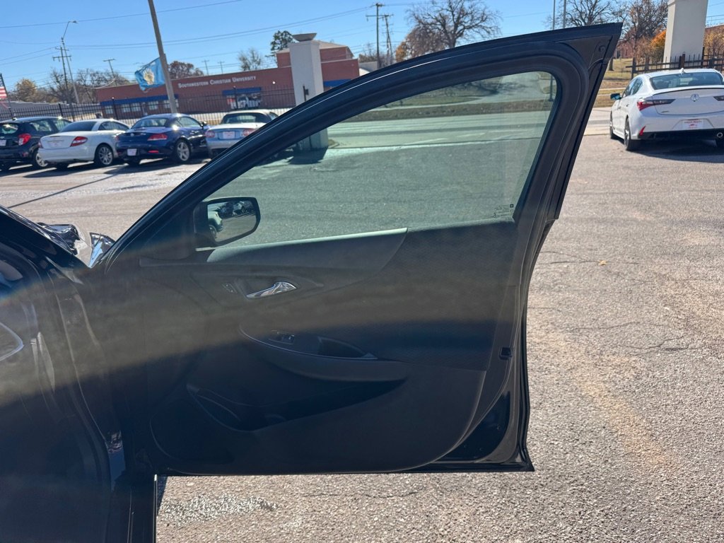 Used 2019 Chevrolet Malibu LS image 14