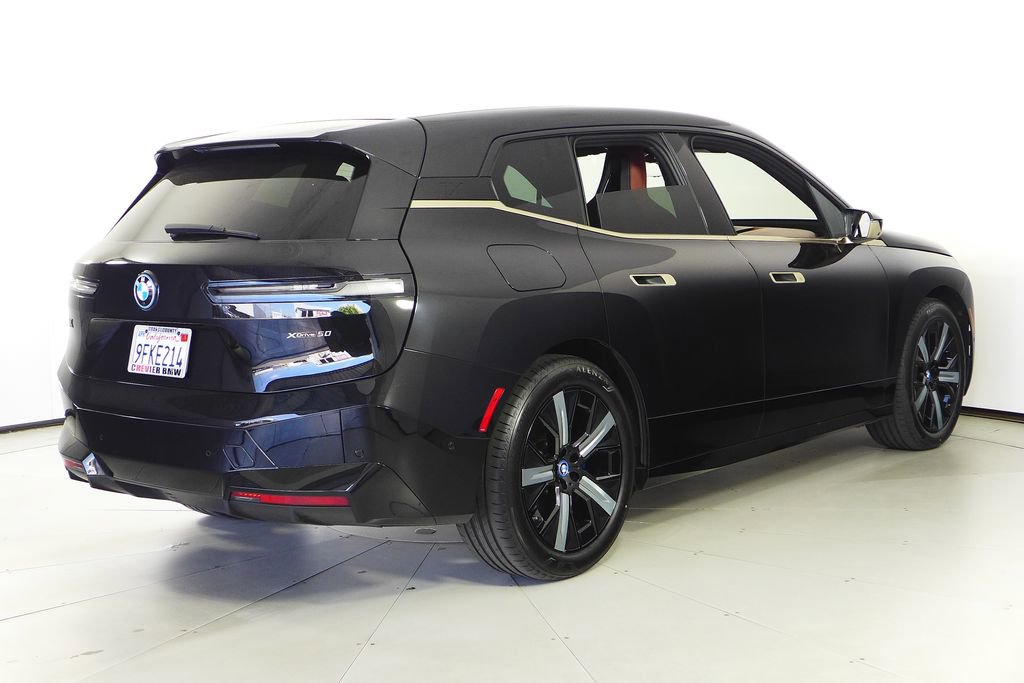 Used 2023 BMW iX xDrive50 w/ Premium Package image 6