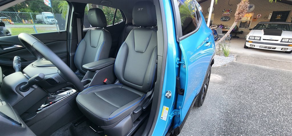 Used 2025 Buick Encore GX Sport Touring image 24