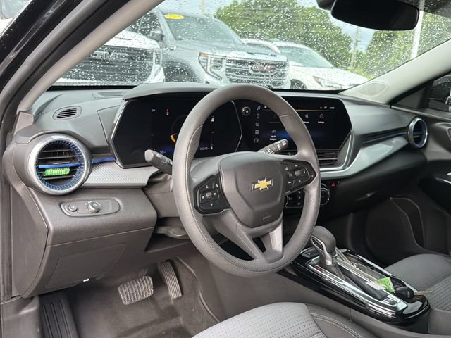 Used 2024 Chevrolet Trax LT FWD image 10