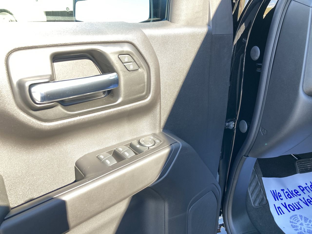 Used 2020 Chevrolet Silverado 1500 Custom w/ Custom Value Package AWD/4WD image 23