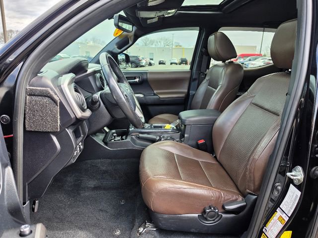 Used 2017 Toyota Tacoma Limited w/ Tow Package image 21