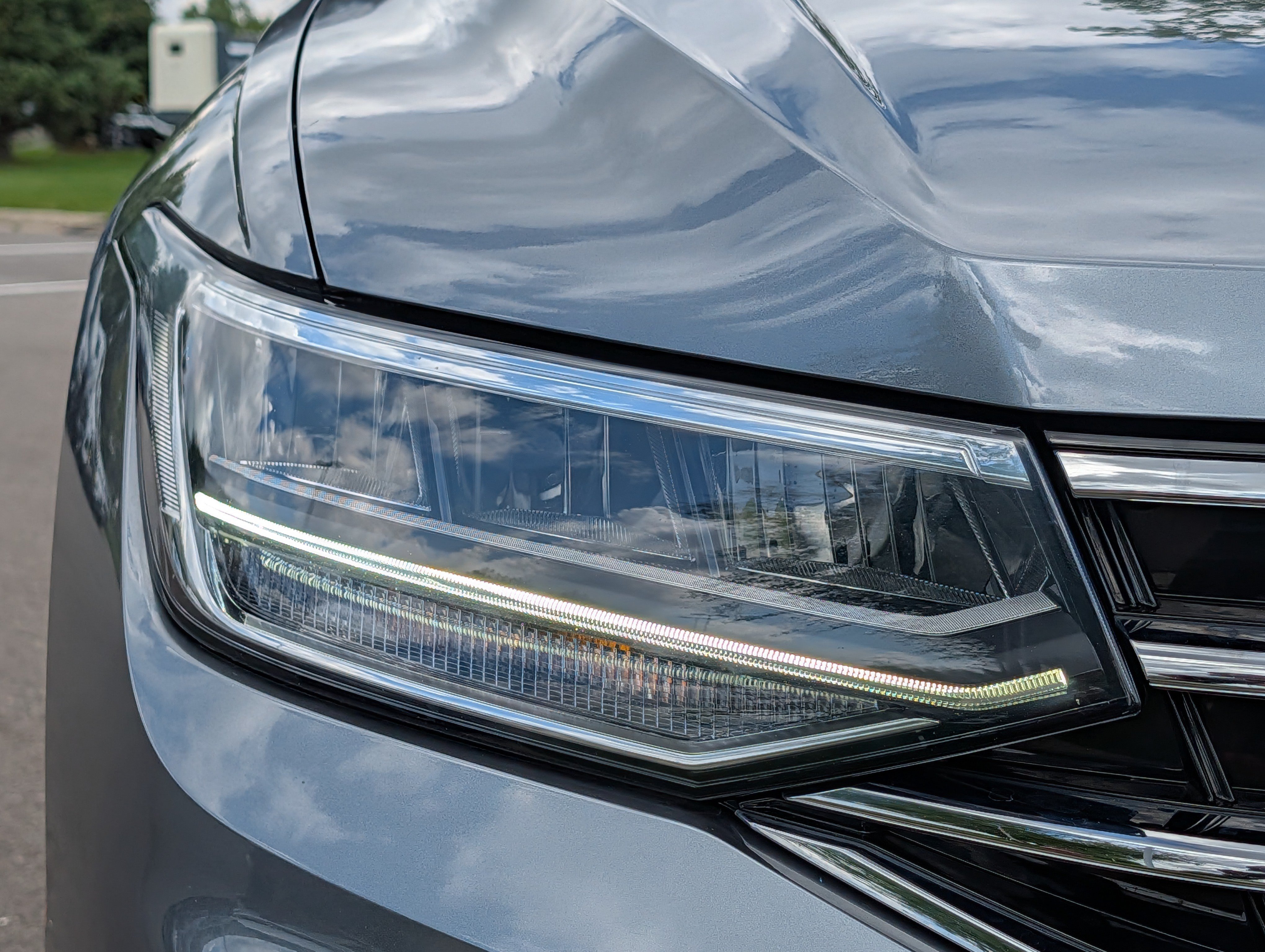 Certified 2023 Volkswagen Tiguan SE w/ Panoramic Sunroof Package AWD/4WD image 16