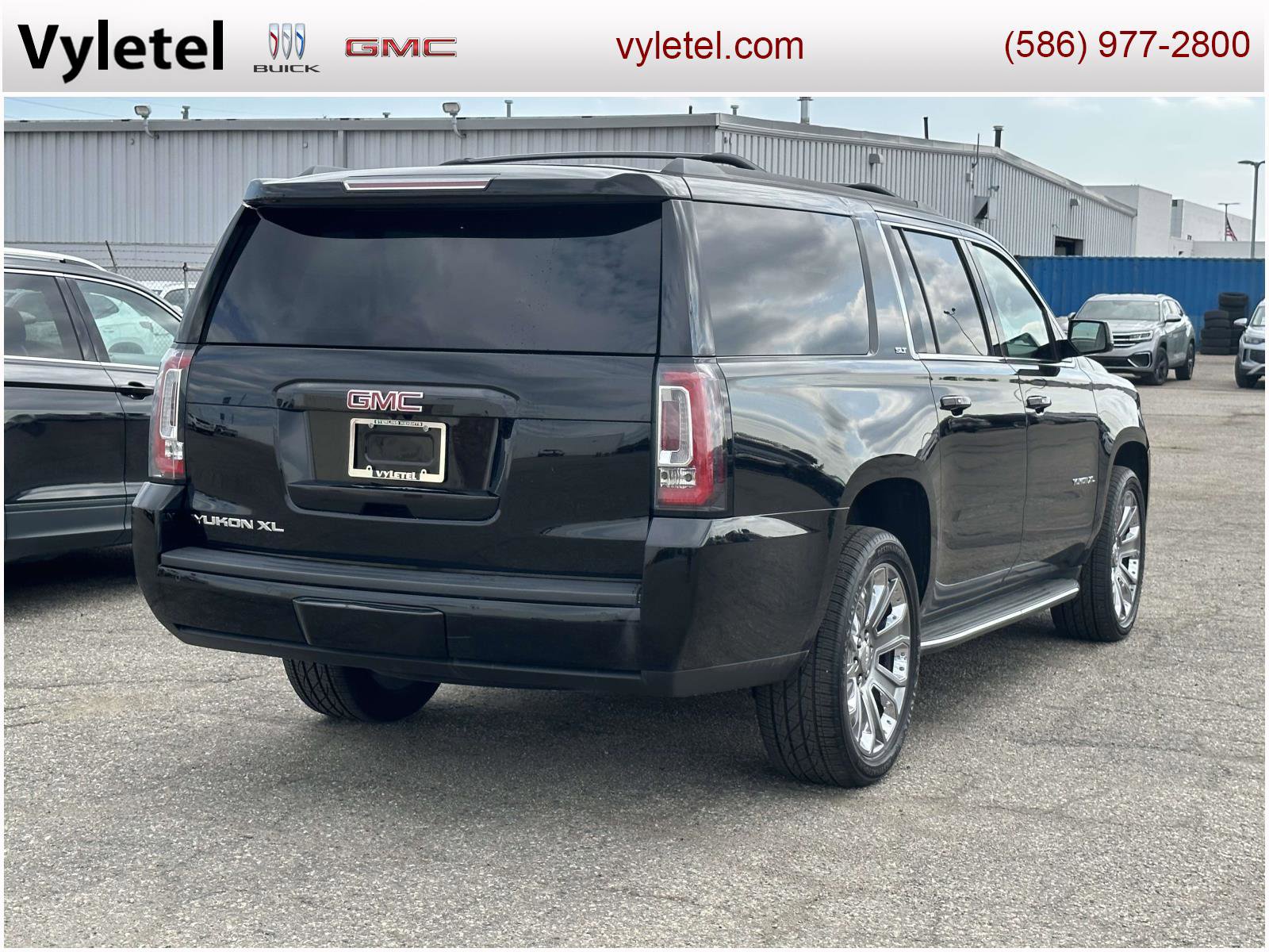 Used 2015 GMC Yukon XL SLT w/ Open Road Package image 3