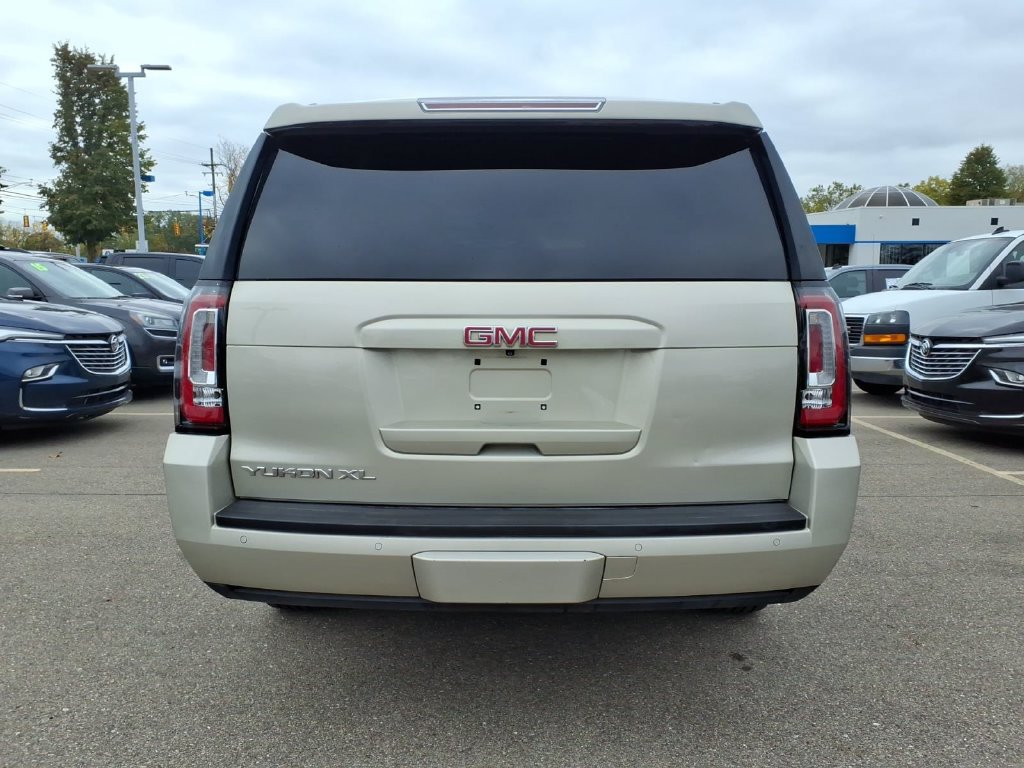 Used 2015 GMC Yukon XL SLT w/ Open Road Package AWD/4WD image 6