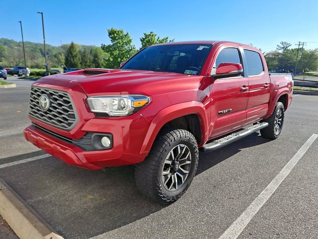 Used 2020 Toyota Tacoma TRD Sport AWD/4WD image 2